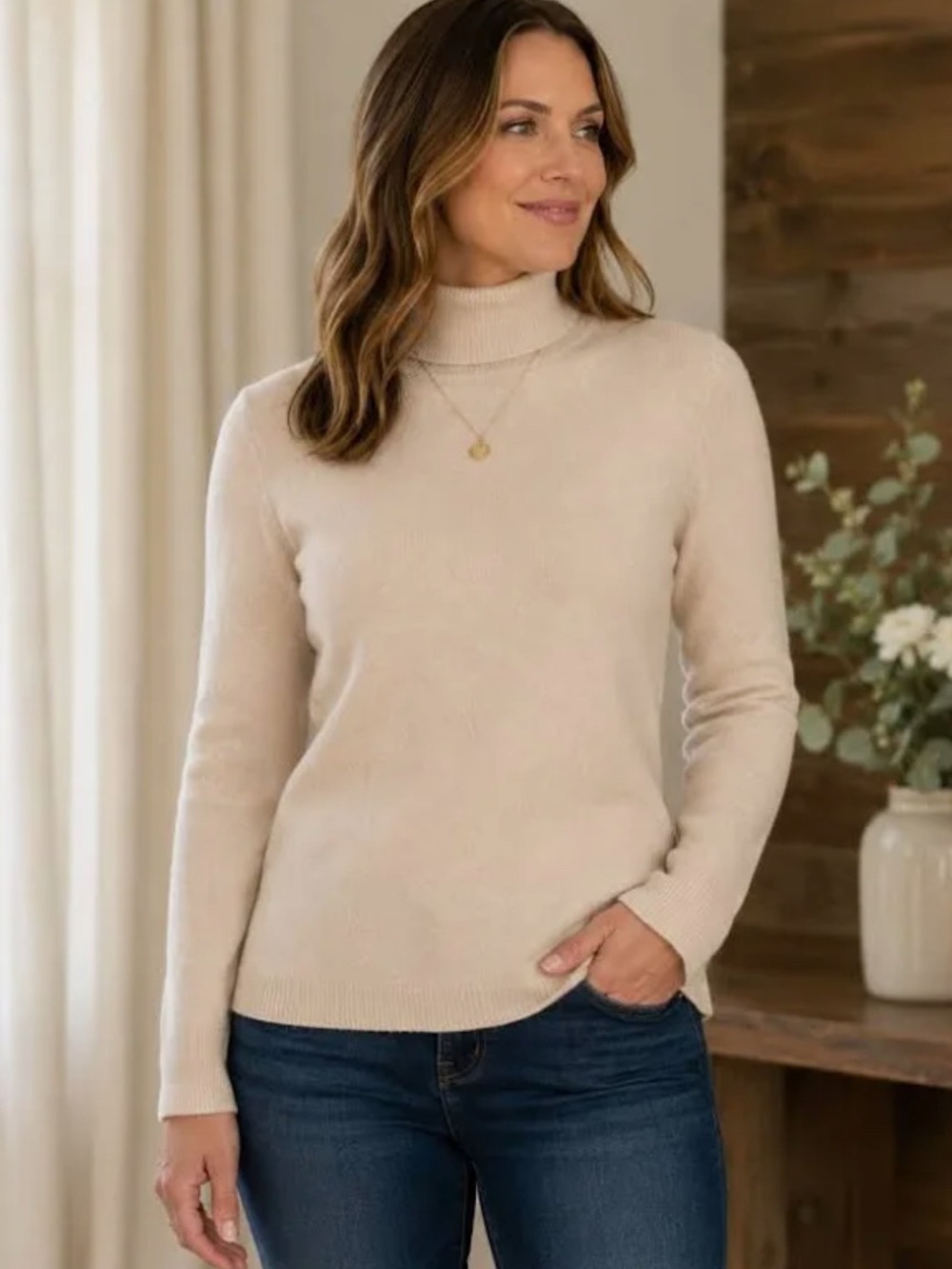 Women's Cream Turtleneck Sweater - Cashmere